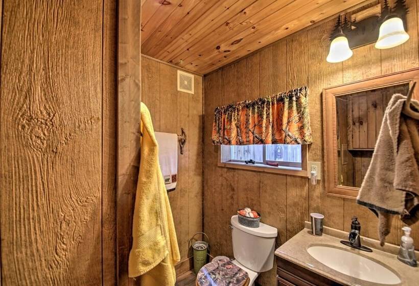 The Bovard Lodge  Rustic Cabin Near Ohio River!