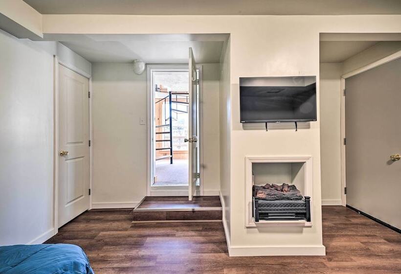 Walkable Friendsville Home On The River!