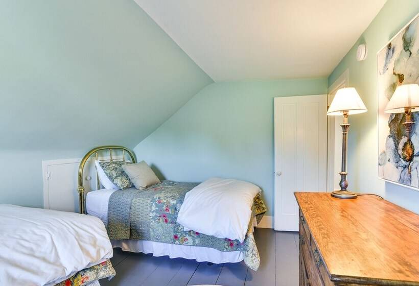 Oceanside Cape Home On The Harbor: Near Kayaking