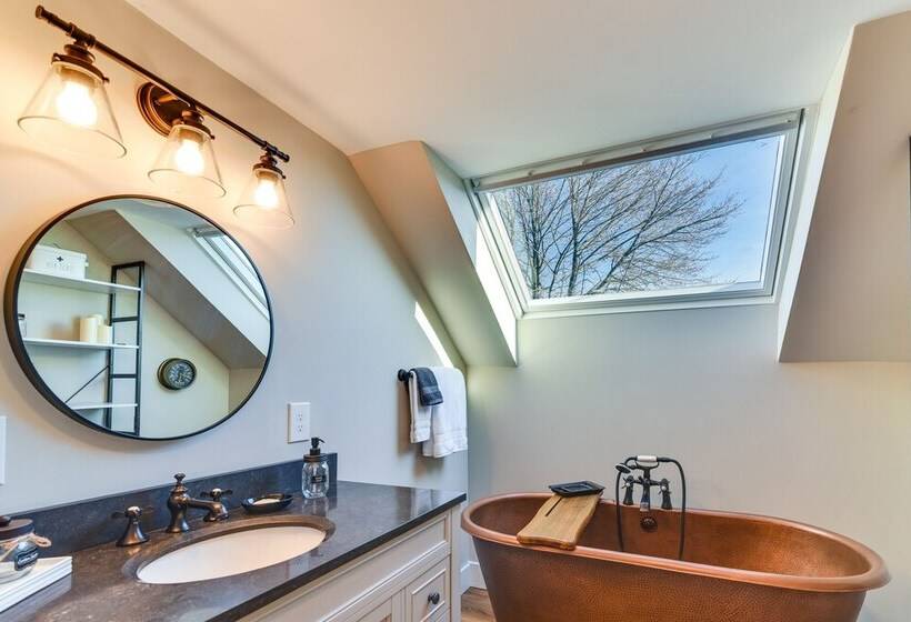 Oceanside Cape Home On The Harbor: Near Kayaking