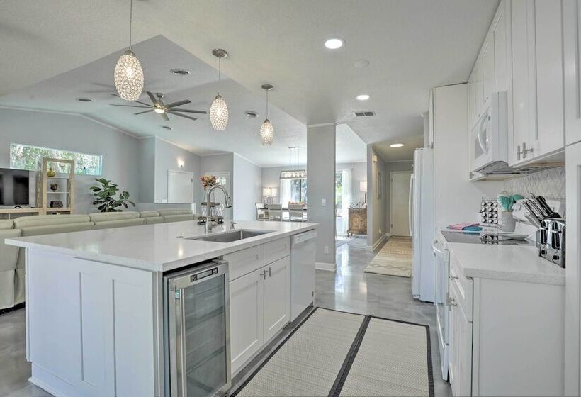 An Acre Paradise Home W/ Hot Tub In St Augustine