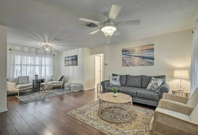 Calming Getaway: 9 Mi To Clearwater Beach!