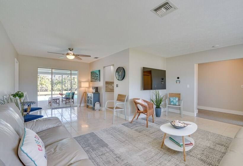 Cape Coral Escape: Near Dtwn W/ Private Pool!