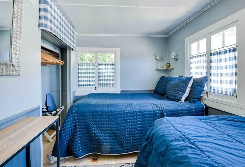 Walk To Beach: Catalina Gem W/ Deck!