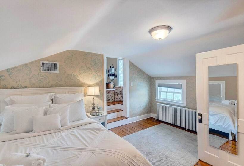 Classic Brookfield Home ~ 14 Mi To Milwaukee!