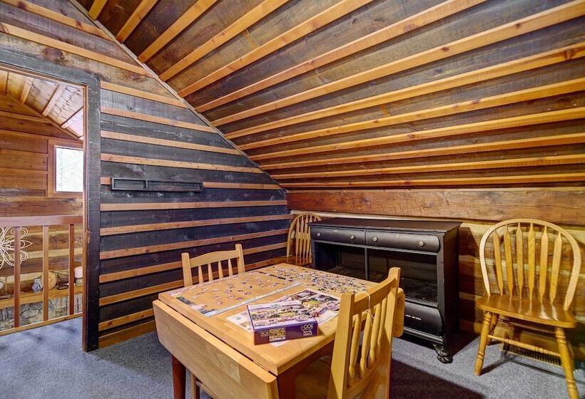 Cozy Log Cabin: 6 Mi To Great Smoky Mtns Np!