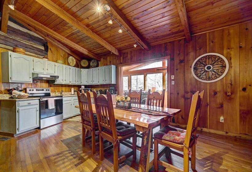 Cozy Log Cabin: 6 Mi To Great Smoky Mtns Np!