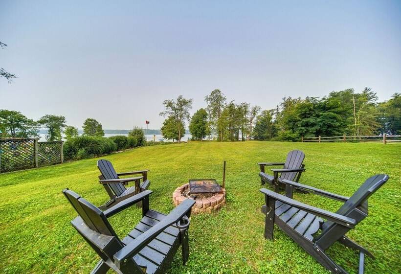 Custom Built Lakefront Cottage W/ Spacious Yard!