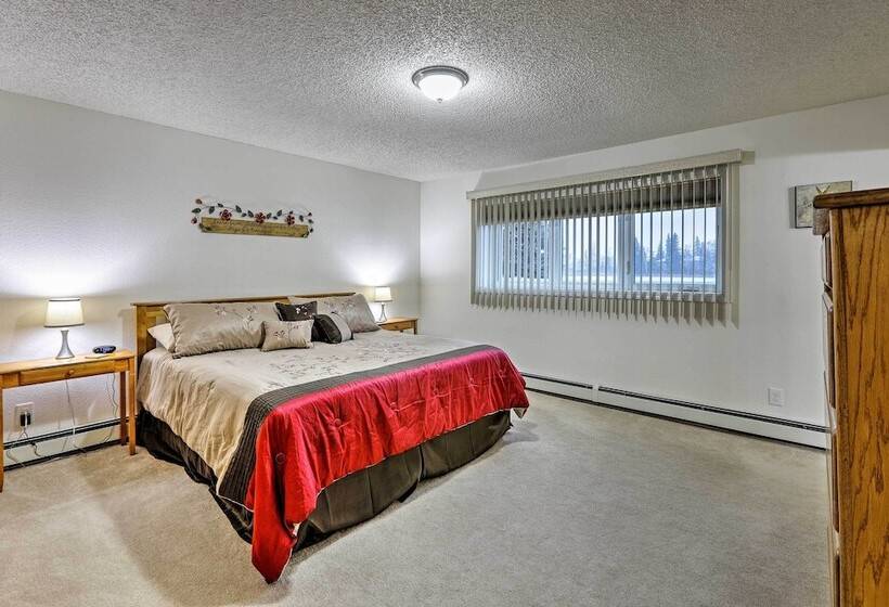 Fairbanks Alaskan Abode ~ 1 Mile To Pioneer Park!
