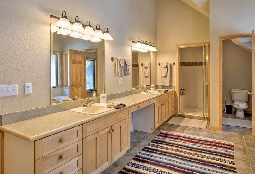 Grand Fraser Escape W/ Private Deck & Hot Tub