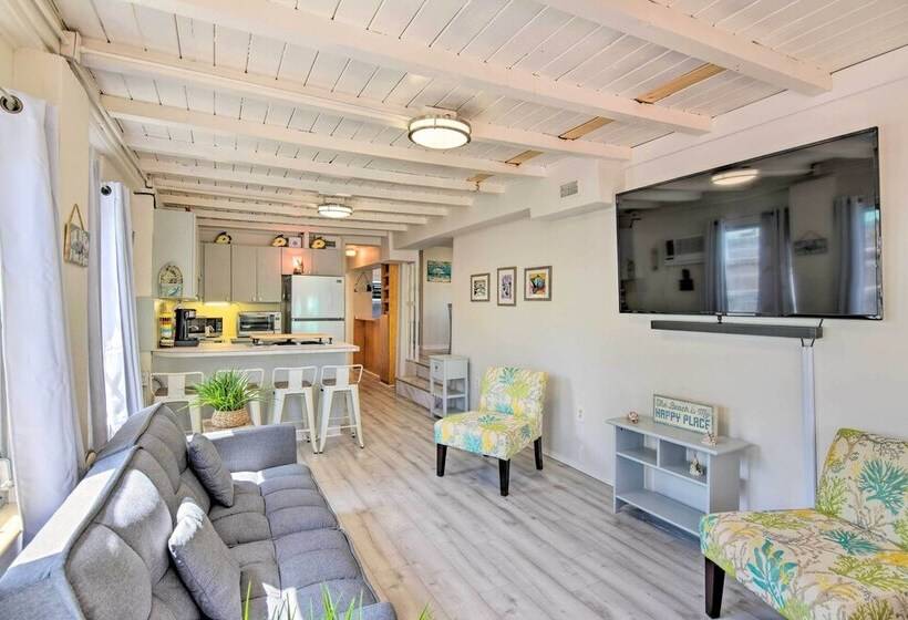Key Largo Home W/ Dock & Private Beach Access