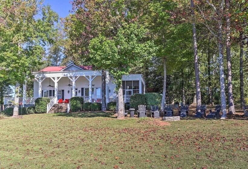 Lakefront Paradise W/ Fire Pit   Dogs Welcome!