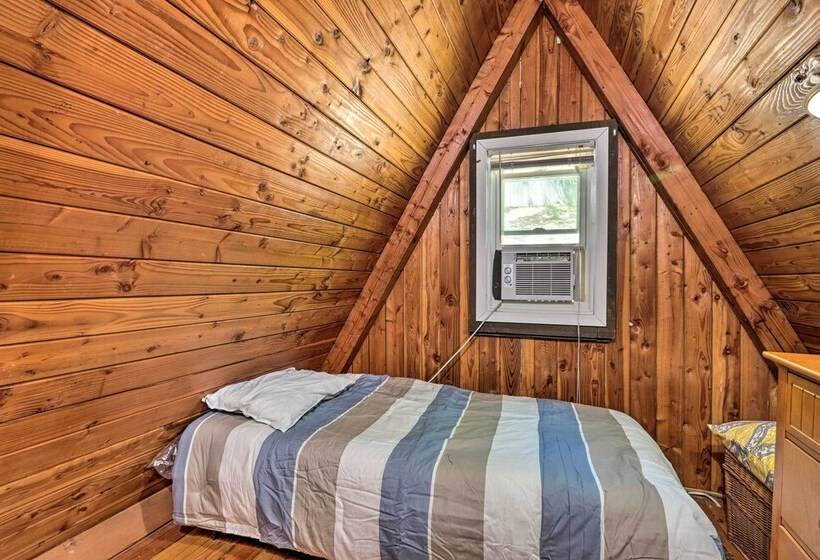 Lakefront Rocky Mount Cabin W/ Dock & Kayaks!