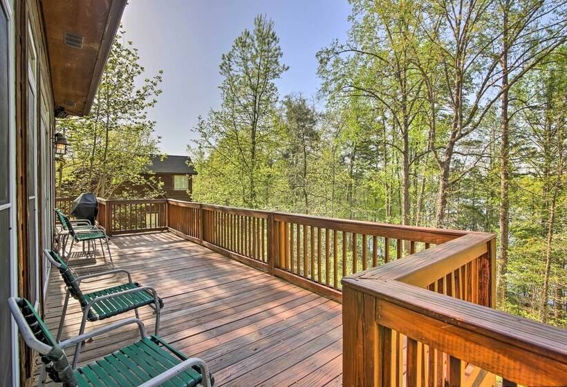 Lakefront South Carolina Abode W/ Deck & Boat Dock