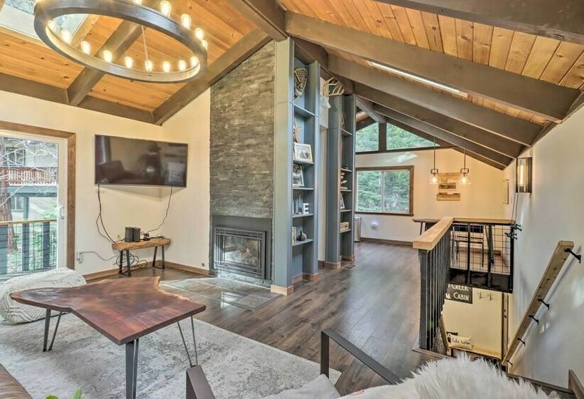 Incline Village Cabin W/ Patio: 2 Mi To Beach!