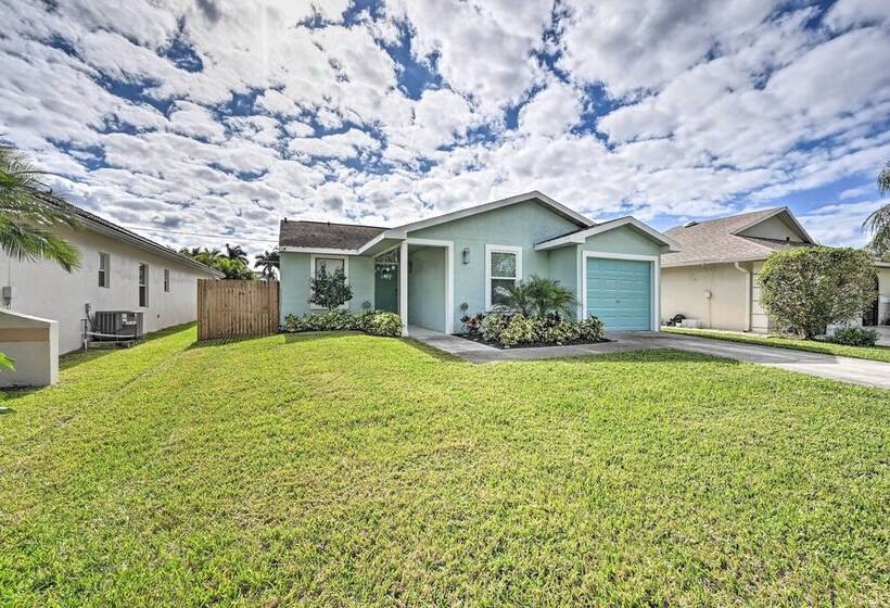 Modern Retreat With Pool Near Vanderbilt Beach!