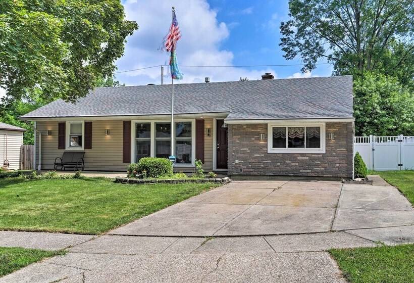 Parma Heights Home W/ Private Yard & Pergola