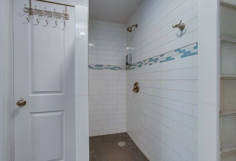 2 Mi To Dtwn: Home W/ Hot Tub In Denver!