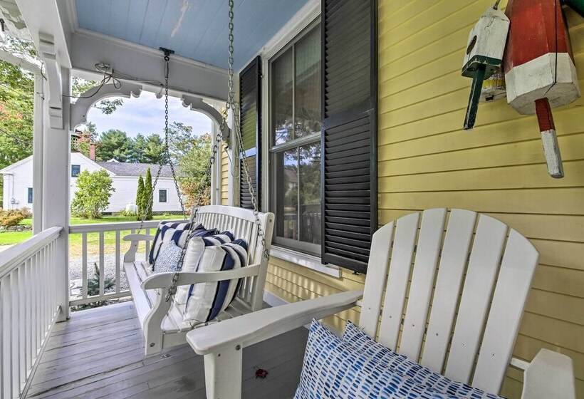 On Site Pond: Spacious Family Home In Jefferson!