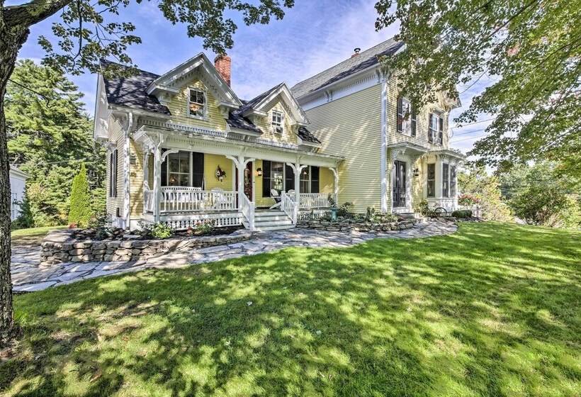 On Site Pond: Spacious Family Home In Jefferson!