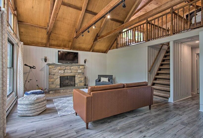 Pocono Paradise W/ Game Room: Walk To Locust Lake!