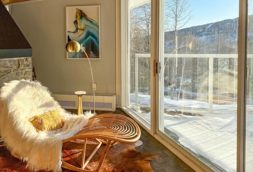 Pristine West Dover Home W/ Deck & Mountain Views!