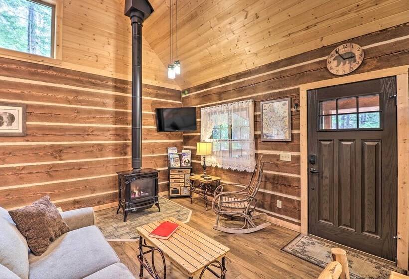 Reconnect With Nature At Timber Creek Cabin!