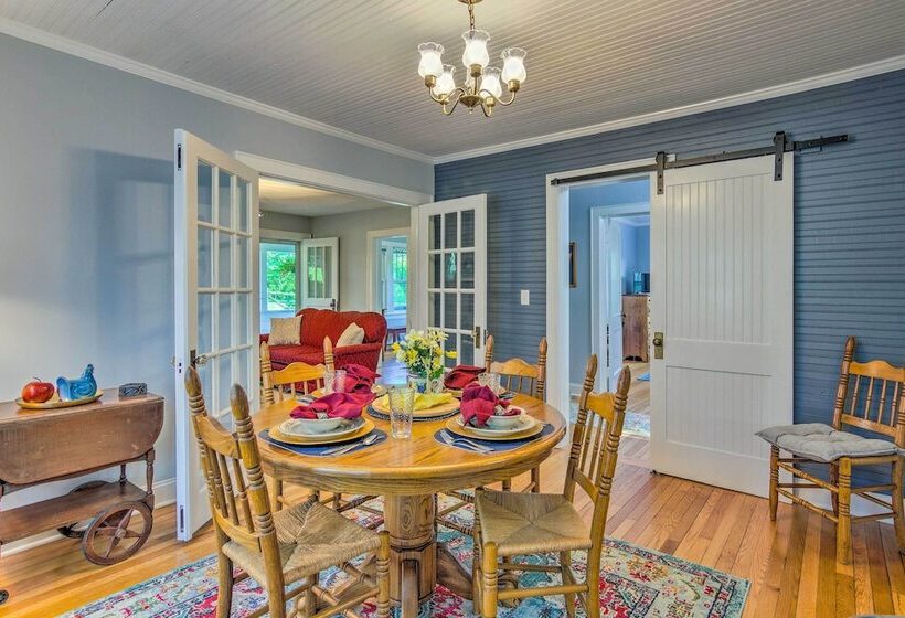 Restored Mars Hill Home On 1 Acre: Walk To Town!