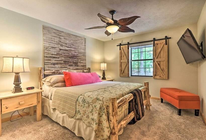 Mtn View Cabin W/ Hot Tub In Sevierville!