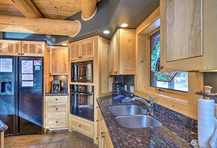 Rustic Cabin W/ Hot Tub & Deck In Breckenridge