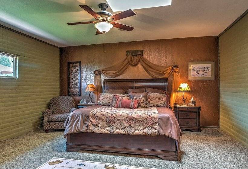 Spacious Alto House On 8 Private Acres W/ Hot Tub!