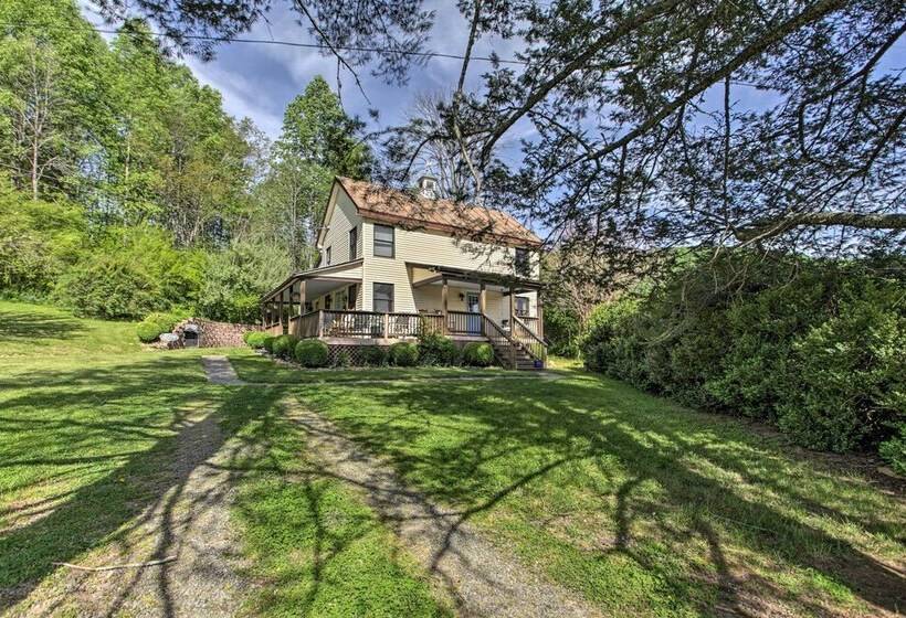 Spacious Faber Home W/ Yard, Steps To Winery!