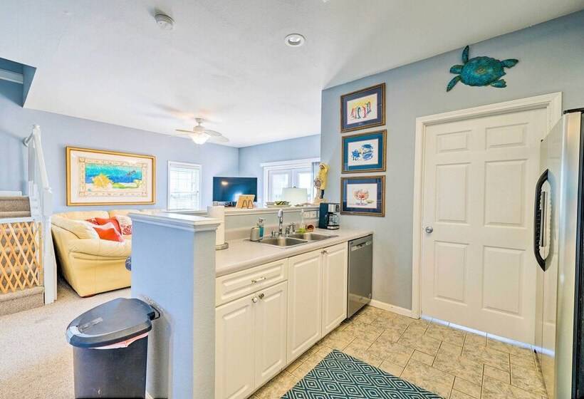 Spacious North Topsail Family Home With 2 Decks