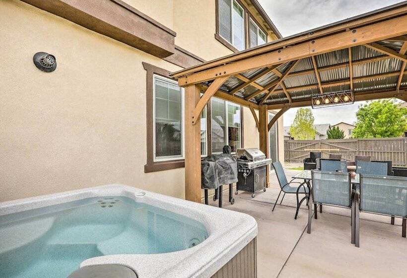 Sparks Home W/ Air Racing Decor + Hot Tub!