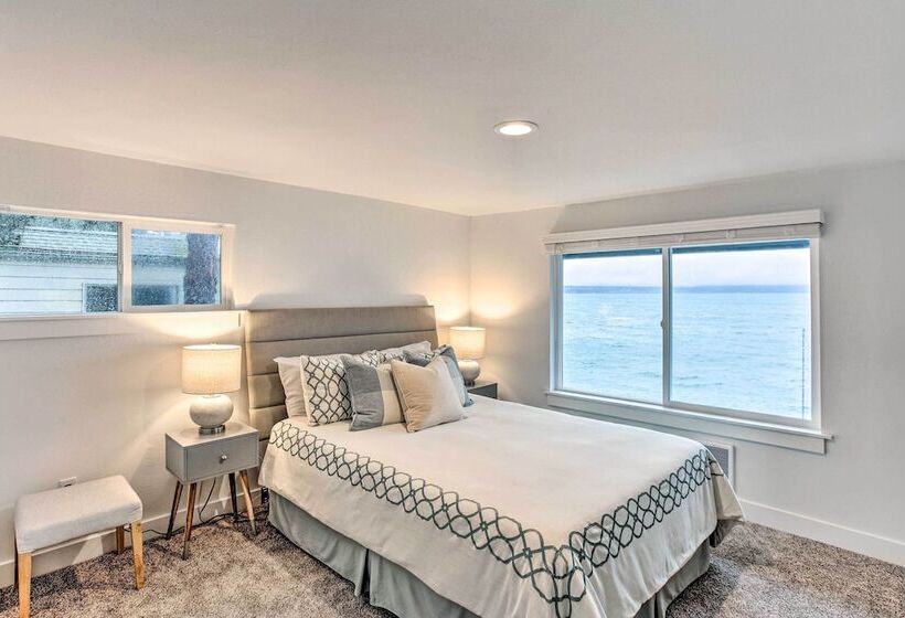 Tacoma  Dash Point Beach Cabin  W/ Balcony!