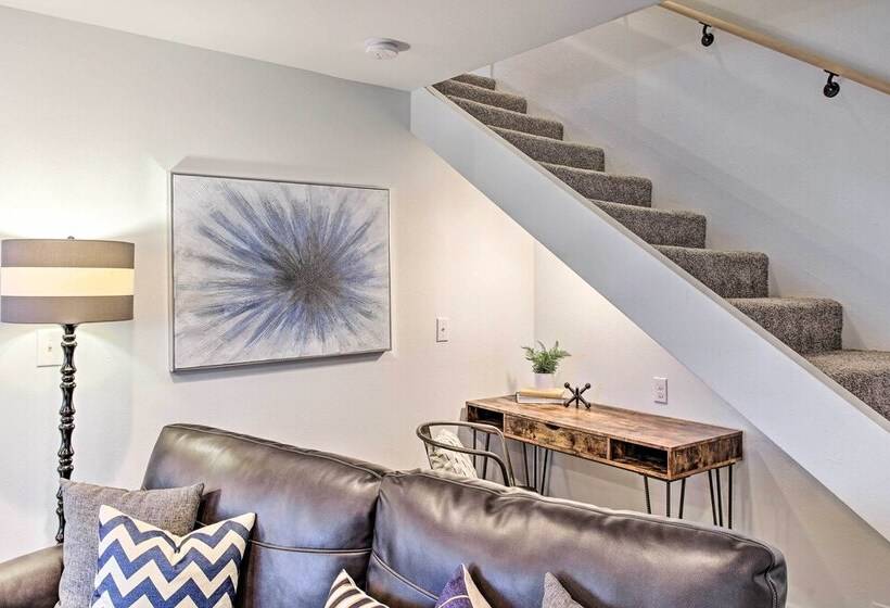 Tacoma  Dash Point Beach Cabin  W/ Balcony!