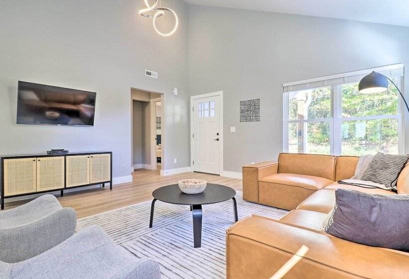 Chic Spacious Avl Oasis W/ Hot Tub & Fire Pit