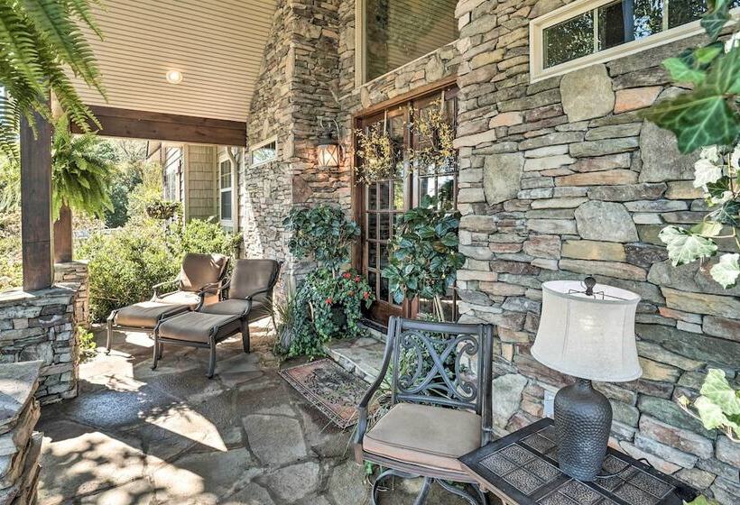 Upscale Mountain Escape W/ View, 10 Mi To Dwtn!