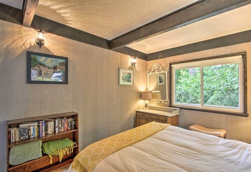 Waterfront Cabin W/ Fire Pit In Gig Harbor!