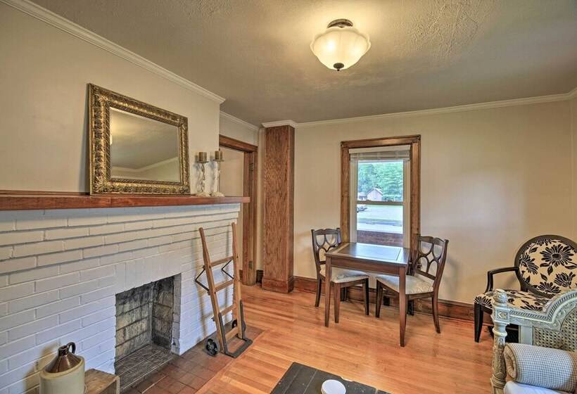 Trout House  In Dtwn Damascus: Near Creeper Trail