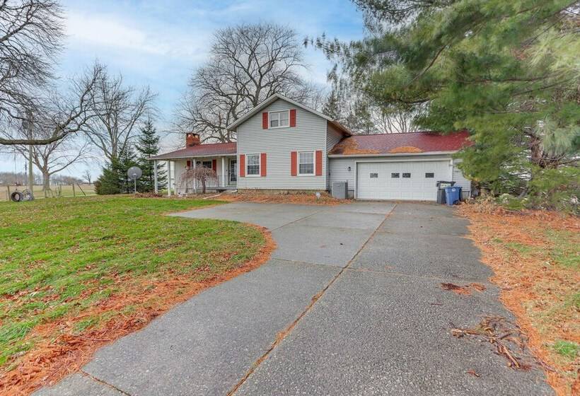 Central & Private Milan Home ~ 10 Mi To Sandusky!