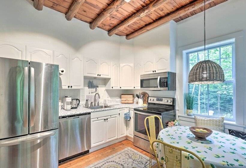 Charming Jaffrey Cottage W/ Deck & Grill!
