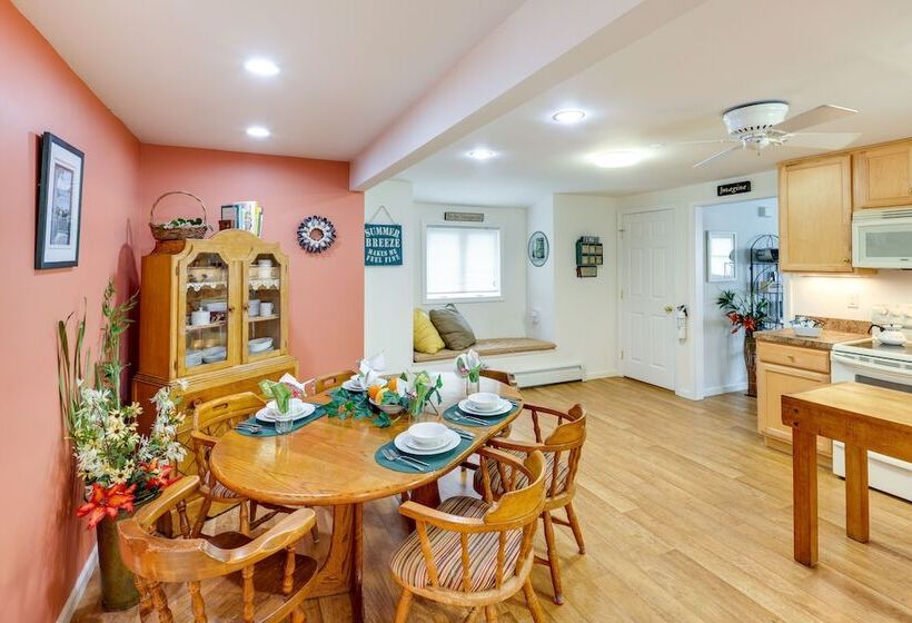 Charming Old Saybrook Home: Half Mi To Sand & Sea!