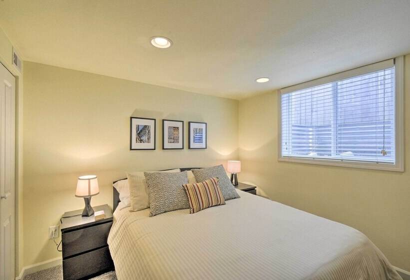 Cozy Tacoma Home: Close To Beaches & Boating!