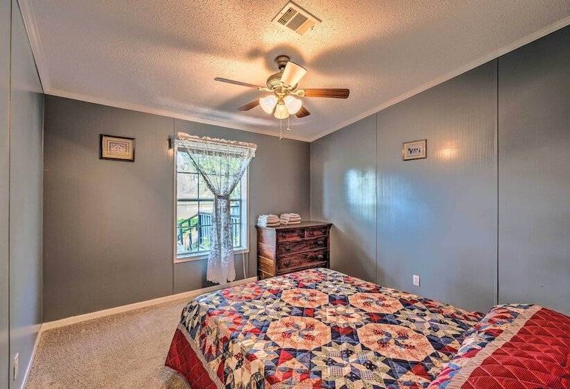 Family Friendly Home W/ Deck By Rainbow Springs!