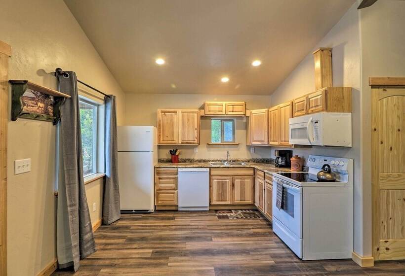 Grinnell Cabin : Bbq, Kitchen, 7 Mi To Glacier Np