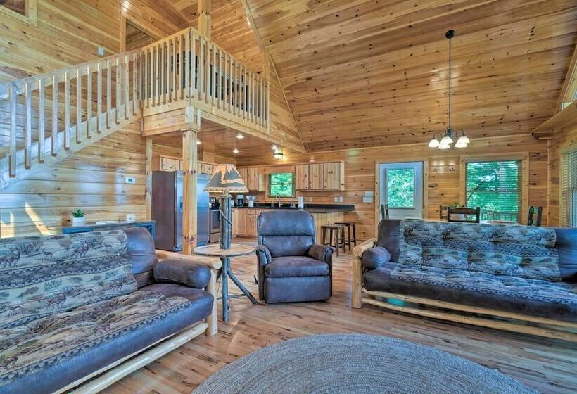Hiwassee Hideaway  Cabin W/ Mountain Views!