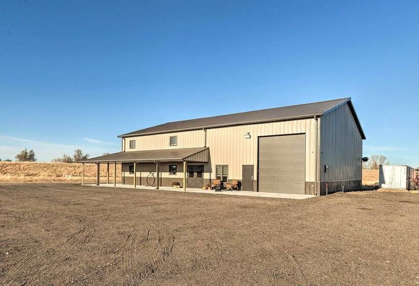 Kansas Hunting Lodge: Pets & Large Groups Welcome!