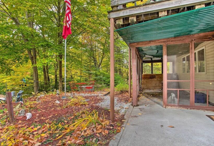 Pet Friendly Gilford Home: 3 Mi To Gunstock & Lake