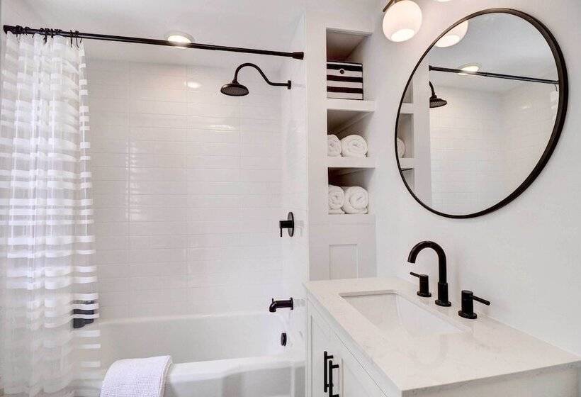 Modern Elkton Vacation Rental: Fire Pit & Grill!